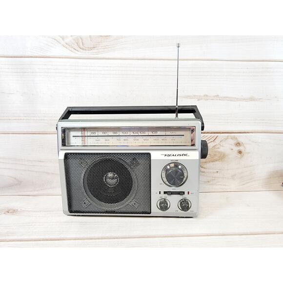 Realistic Radio Shack 12-625A FM AM Portable AC DC Radio TESTED Retro Vintage - Picture 1 of 12